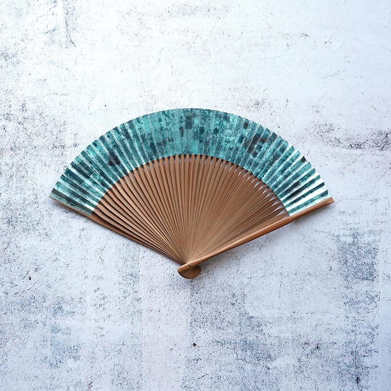 【扇子】箔彩 hakuiro 水浅葱 7.5寸 | 京扇子 | 米原康人 - Image 4