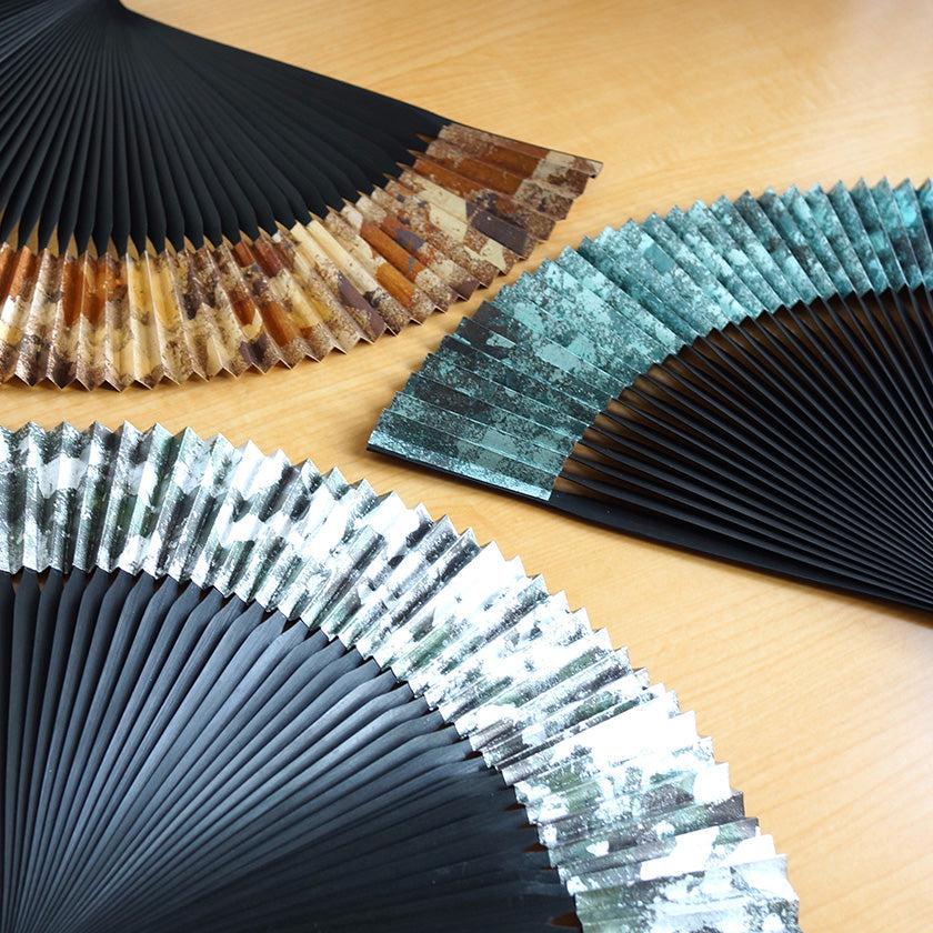 【扇子】箔彩 hakuiro 7.5寸 黒骨 | 京扇子 | 米原康人 - Image 2
