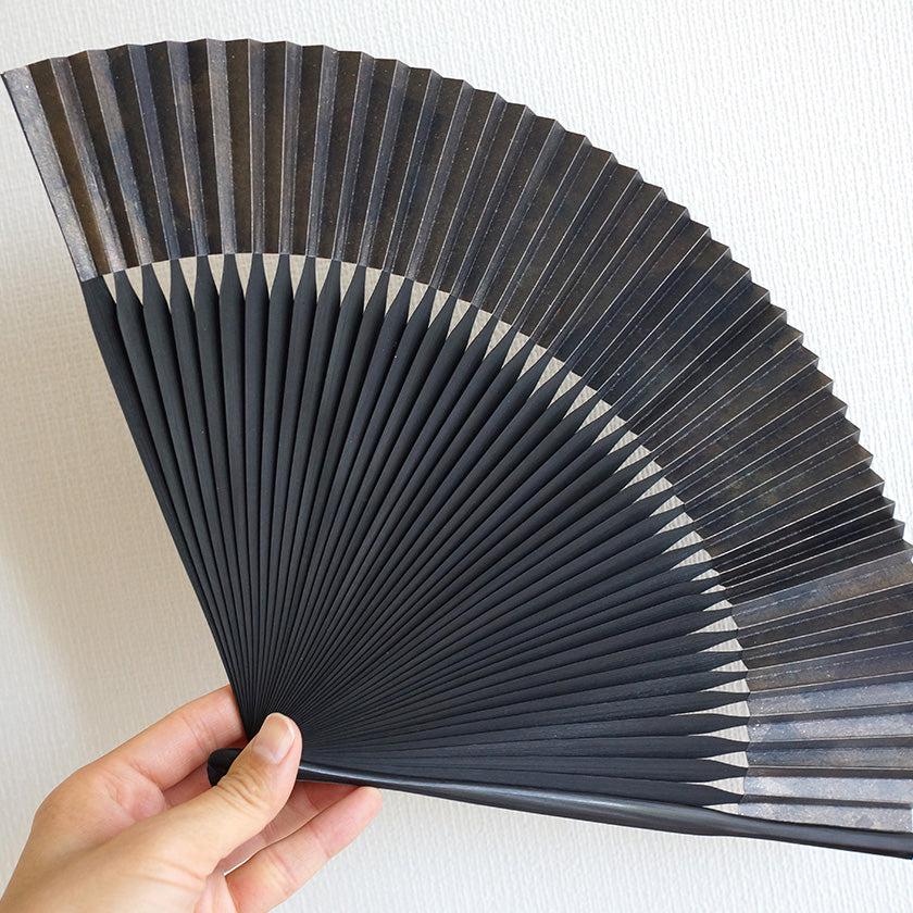 【扇子】燻 短地 7.5寸 pattern斑 | 京扇子 | 米原康人 - Image 4