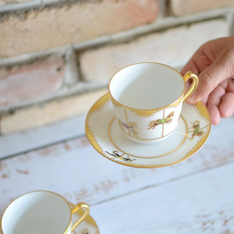 【磁器】大倉陶園 「うまくゆく 回転木馬」コーヒーカップ＆ソーサー・20cmケーキ皿ペアセット - Image 3