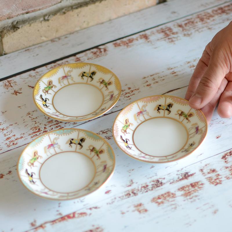 【磁器】大倉陶園 「うまくゆく 回転木馬」 10cmミニディッシュ（3色セット） - Image 3