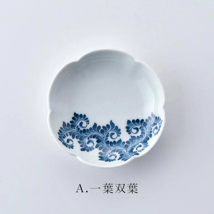 【お皿6枚セット】輪花小皿 (6柄) 葉唐草 | 三川内焼 | 平戸松山窯 - Image 4