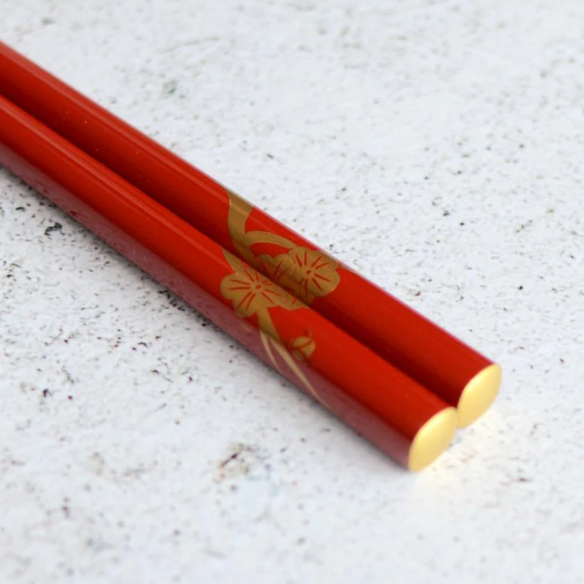 【輪島うるし箸 】橋本幸作漆器店 手描き蒔絵箸 梅 朱 (1膳, 名入れ可) - Image 6