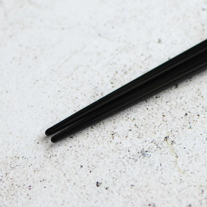【輪島うるし箸 】橋本幸作漆器店 手描き蒔絵箸 花便り 黒 (1膳, 名入れ可) - Image 5