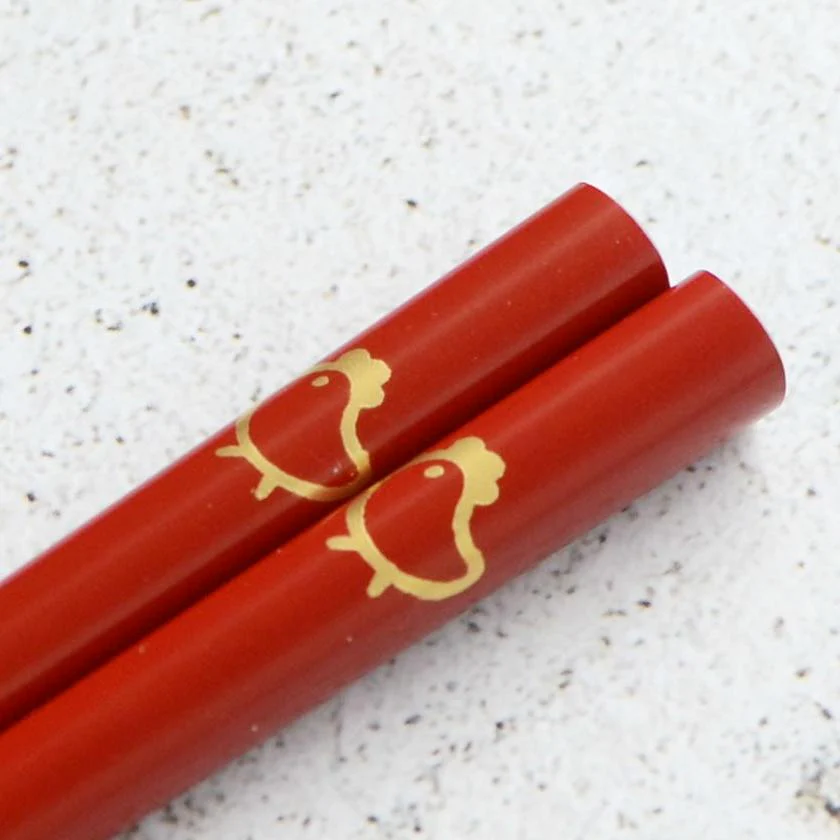 【輪島うるし箸 】橋本幸作漆器店 干支 こども箸 とり 朱 (1膳, 名入れ可) - Image 3