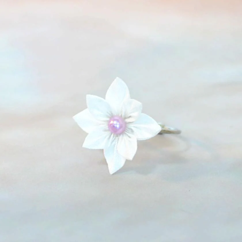 【アクセサリー】純白 (バレッタ、ブローチ、ピアス、リング 4点セット ) | つまみ細工 - Image 10