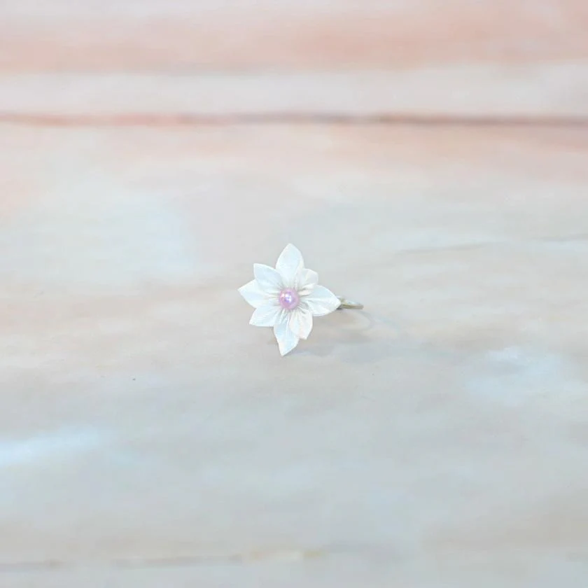 【アクセサリー】純白 (バレッタ、ブローチ、ピアス、リング 4点セット ) | つまみ細工 - Image 13