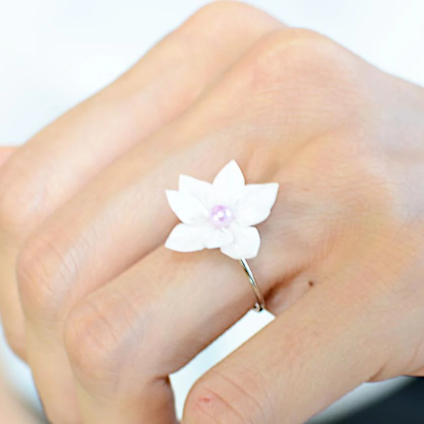 【アクセサリー】純白 (バレッタ、ブローチ、ピアス、リング 4点セット ) | つまみ細工 - Image 5