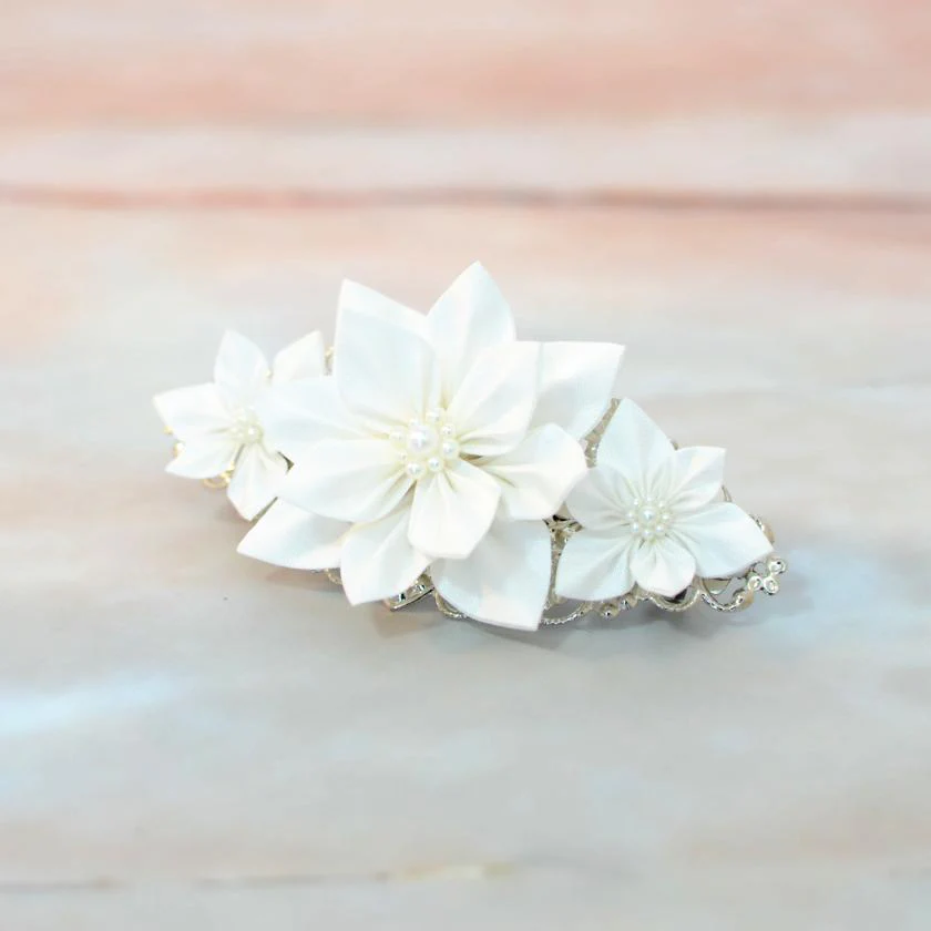 【アクセサリー】純白 (バレッタ、ブローチ、ピアス、リング 4点セット ) | つまみ細工 - Image 6