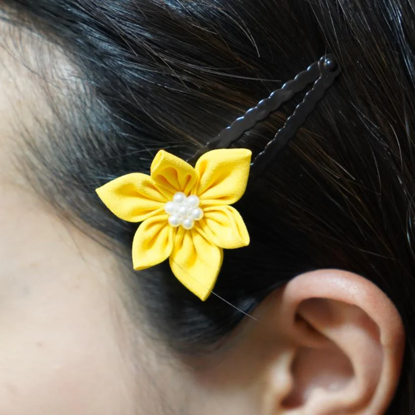 【アクセサリー】ゴールデンイエロー (バレッタ、ハットピンブローチ、ピアス、ヘアピン 4点セット ) | つまみ細工 - Image 5