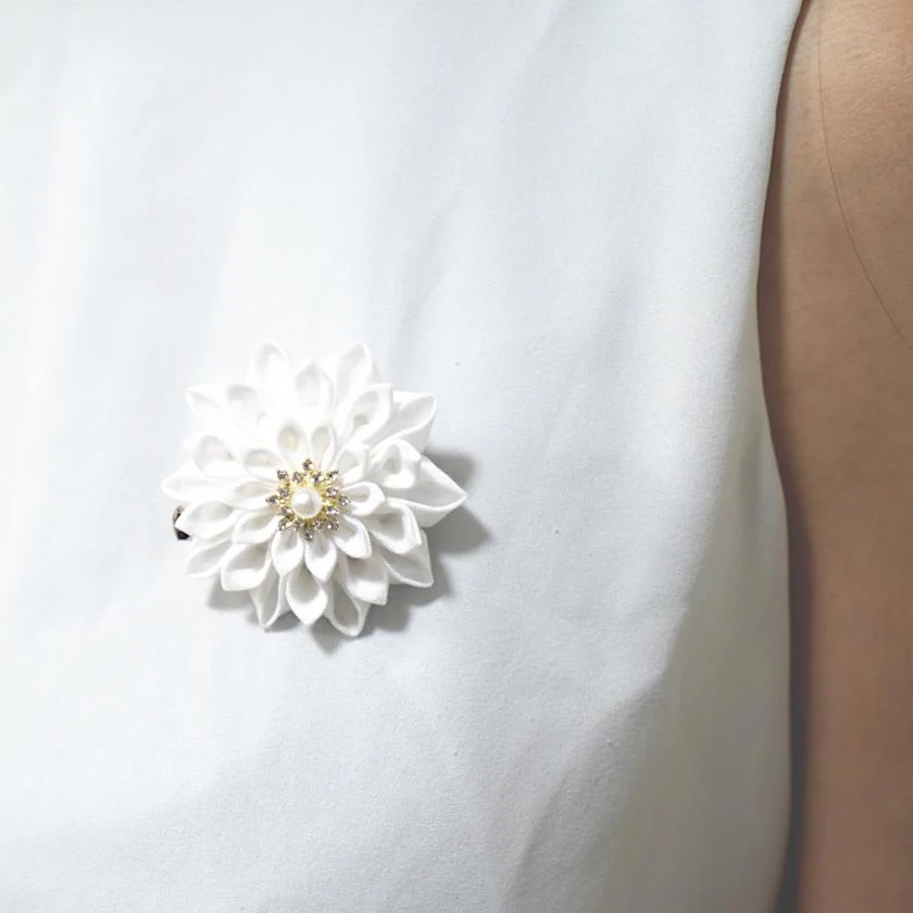 【アクセサリー】コットン (バレッタ、ヘアクリップ、ブローチ、ペンダント 4点セット ) | つまみ細工 - Image 3