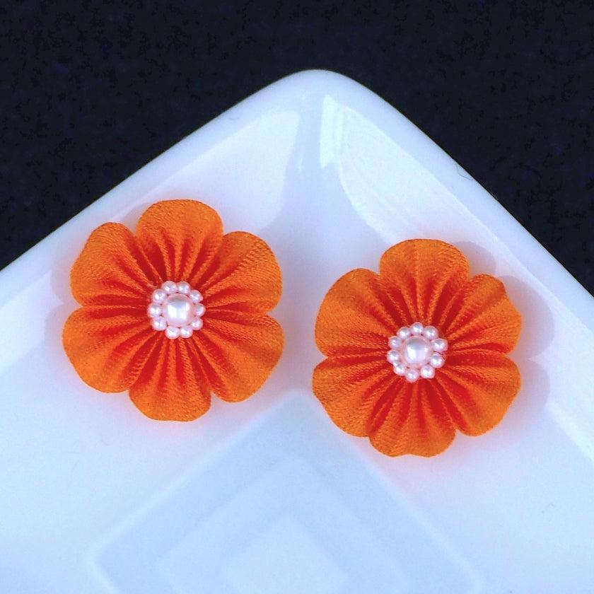 【ピアス】クロースフラワー 柑子 (こうじ) | つまみ細工 - Image 6