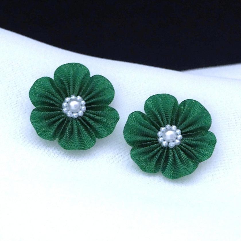 【ピアス】クロースフラワー 鮮緑 (せんりょく) | つまみ細工 - Image 6
