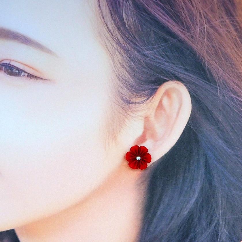 【ピアス】クロースフラワー 掻練 (かいねり) | つまみ細工 - Image 5