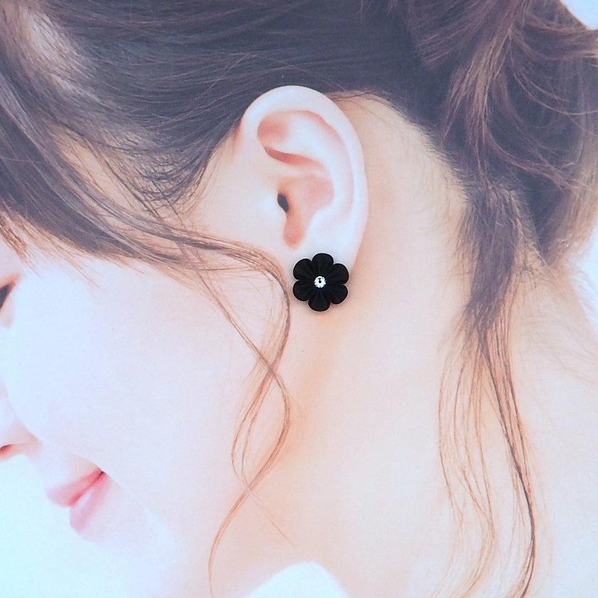 【ピアス】クロースフラワー 褐 (かち) | つまみ細工 - Image 5