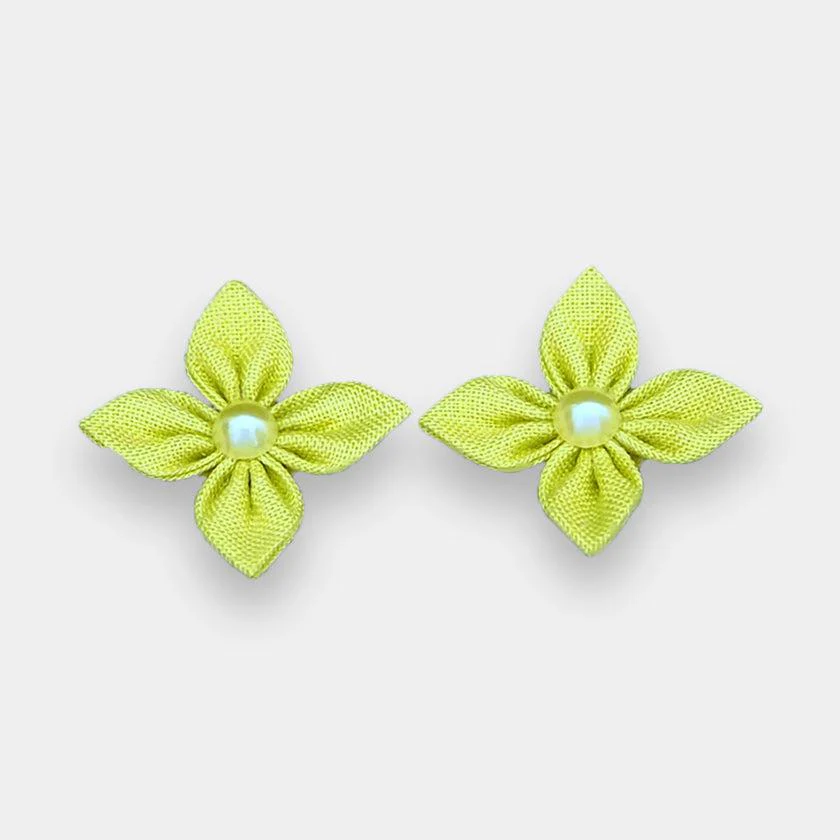 【ピアス】クロースフラワーピアス サニーイエロー色 | つまみ細工 | eつまみ - Image 2