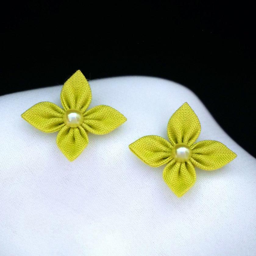 【ピアス】クロースフラワーピアス サニーイエロー色 | つまみ細工 | eつまみ - Image 4