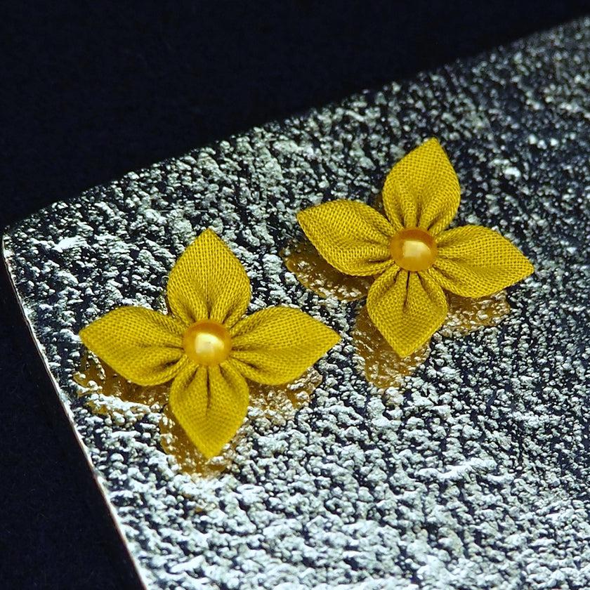 【ピアス】クロースフラワーピアス カナリア色 | つまみ細工 | eつまみ - Image 5