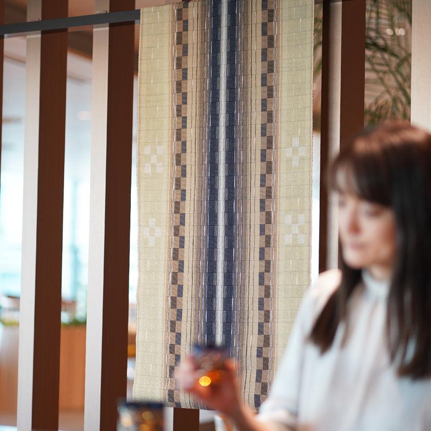 【二丁杼タペストリー】ヒチガーラ (ベージュ) | 八重山みんさー織り |あざみ屋 - Image 2