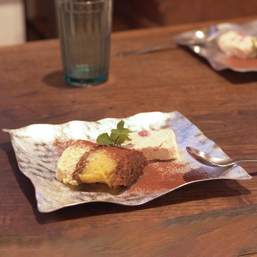 【お皿】すずがみ 18×18cm かざはな | 高岡銅器 - Image 3