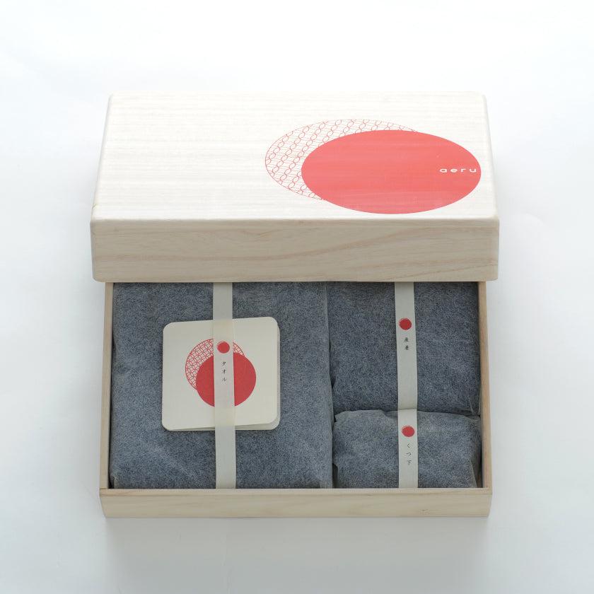 【出産祝いセット】徳島県から 本藍染の 出産祝いセット | “0歳からの伝統ブランドaeru” - Image 3