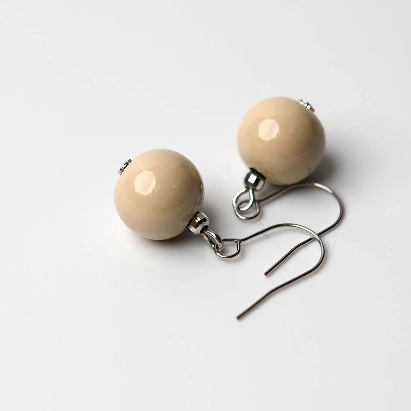 【ピアス】ベージュ | うるし珠 | 升井彩 本乾漆 - Image 7