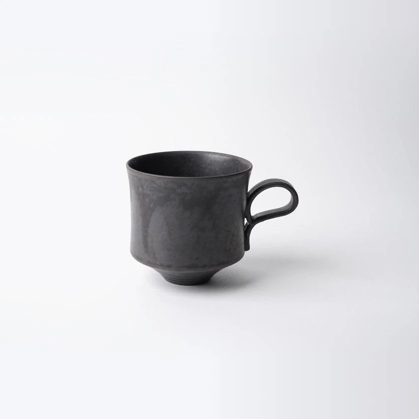 【マグカップ2個セット】Mat  (角) 黒 & 白 | 京焼・清水焼 | fuuu - Image 9