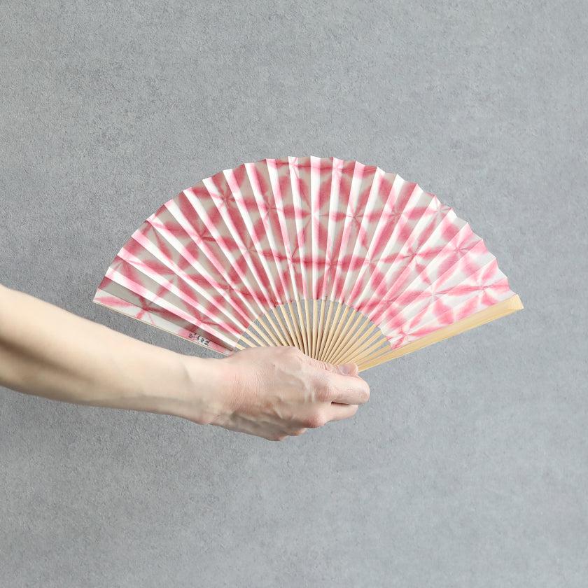 【扇子】雪花絞り 女性用 (ピンク) | 黒谷和紙・京扇子 | 黒谷和紙協同組合 - Image 3