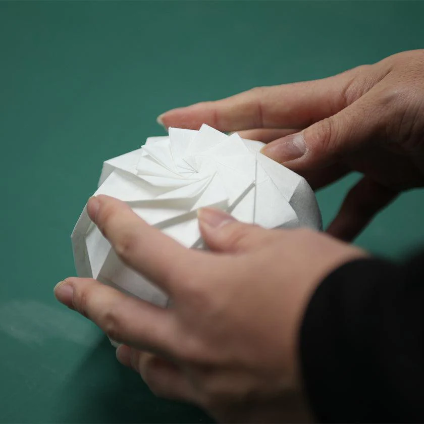 【スタンドライト・照明】折灯華 ぼんぼり tutu 細うず (S-Lサイズ) | 京表具イノベーティブクラフトワークス - Image 8