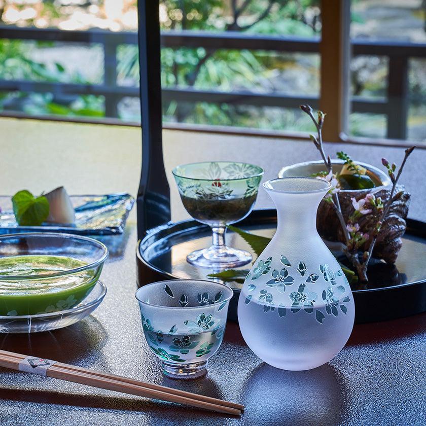 【彫刻 夢柄子】桜紋 酒器三点揃 | TABLEAU - Image 2